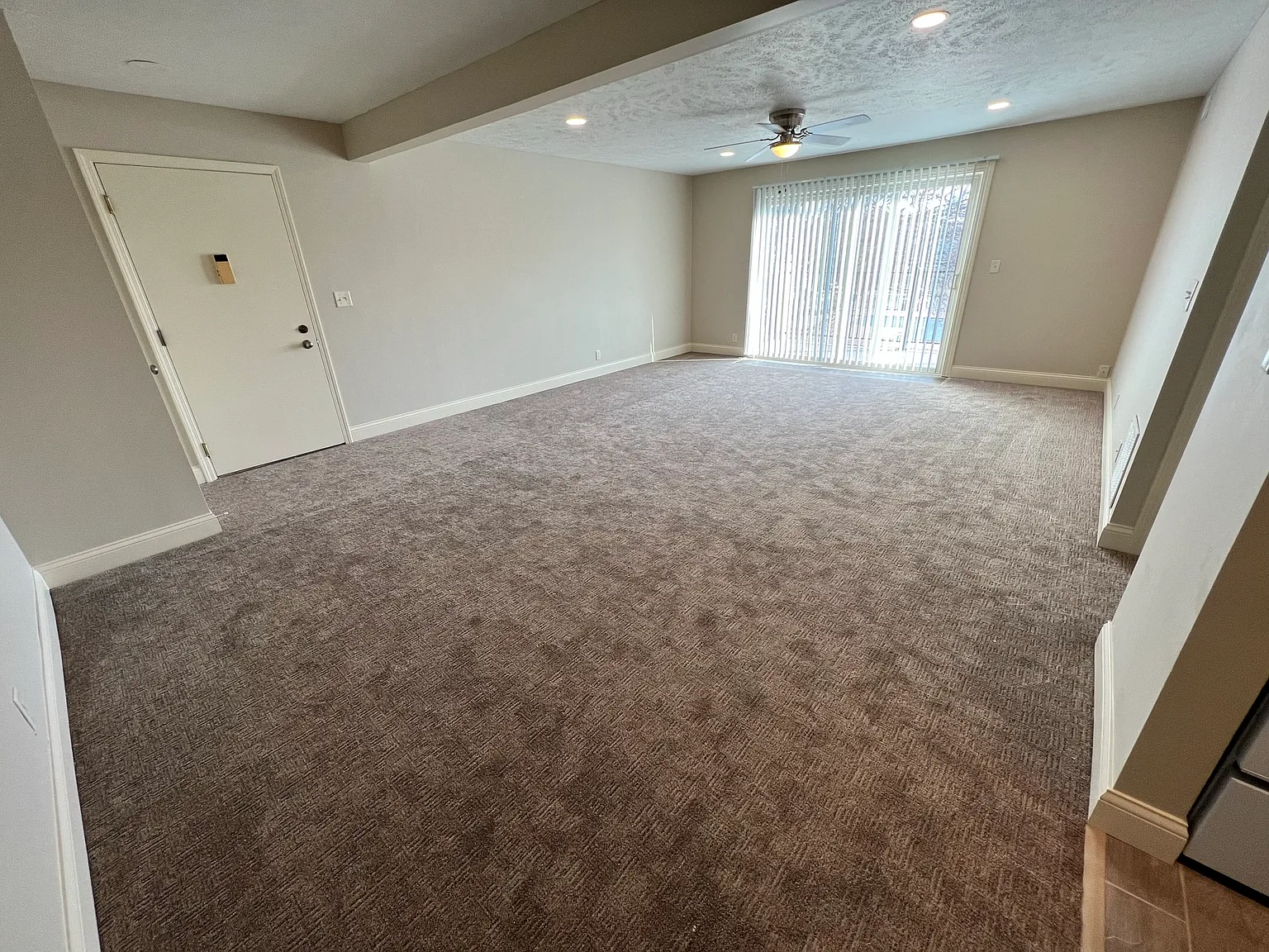 1 bed, 860 sqft, $1,149 — Photo 3