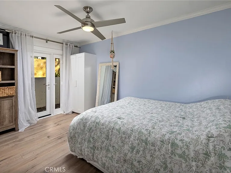 1082 Temple Hills Dr — Photo 26