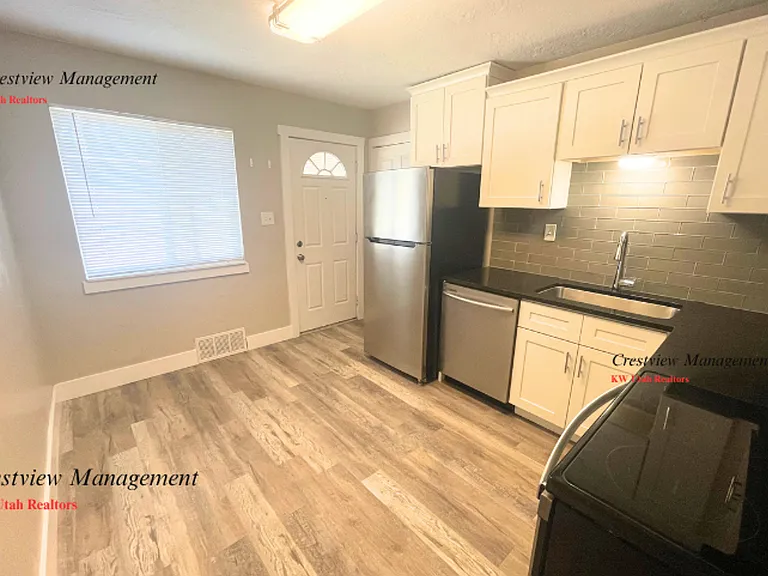 Claybourne Duplex — Photo 7