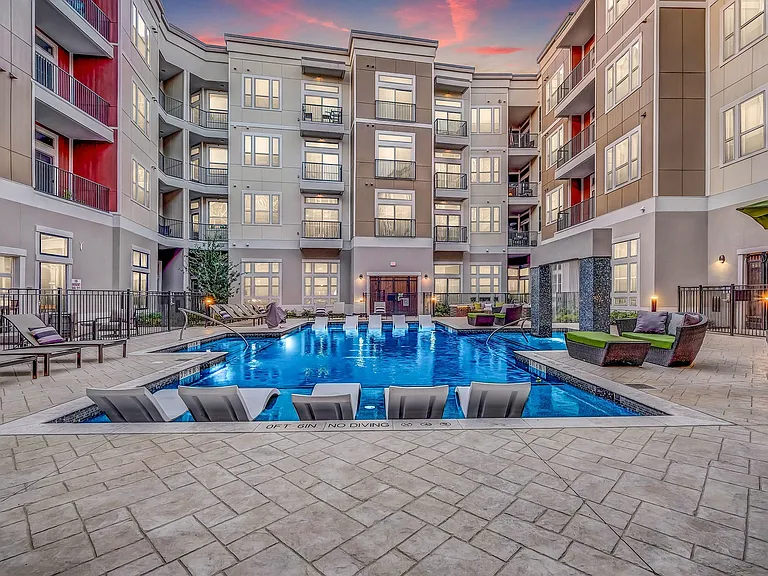 Waterford Market Apartments — Photo 17