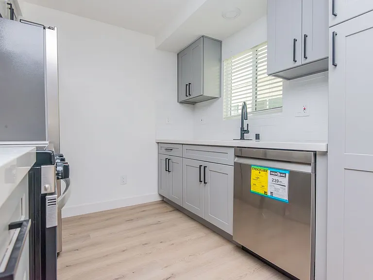 1303 Beryl Residences — Photo 7