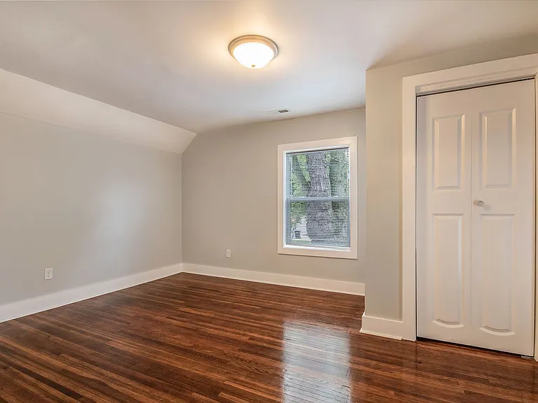 800 Clancy Ave NE — Photo 7