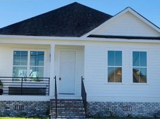 2008 Esteban St, Chalmette, LA 70032