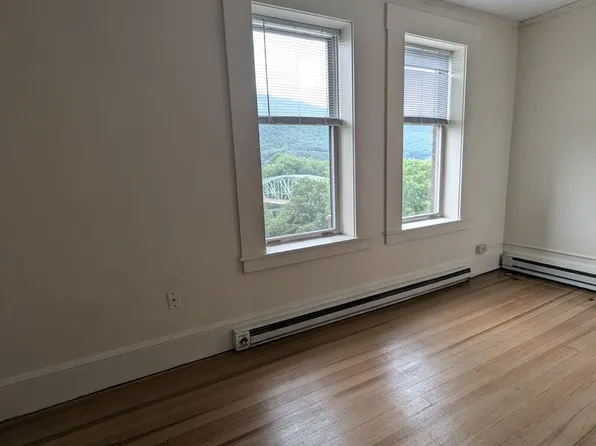 79-93 S Main St #79-93M, Brattleboro, VT 05301