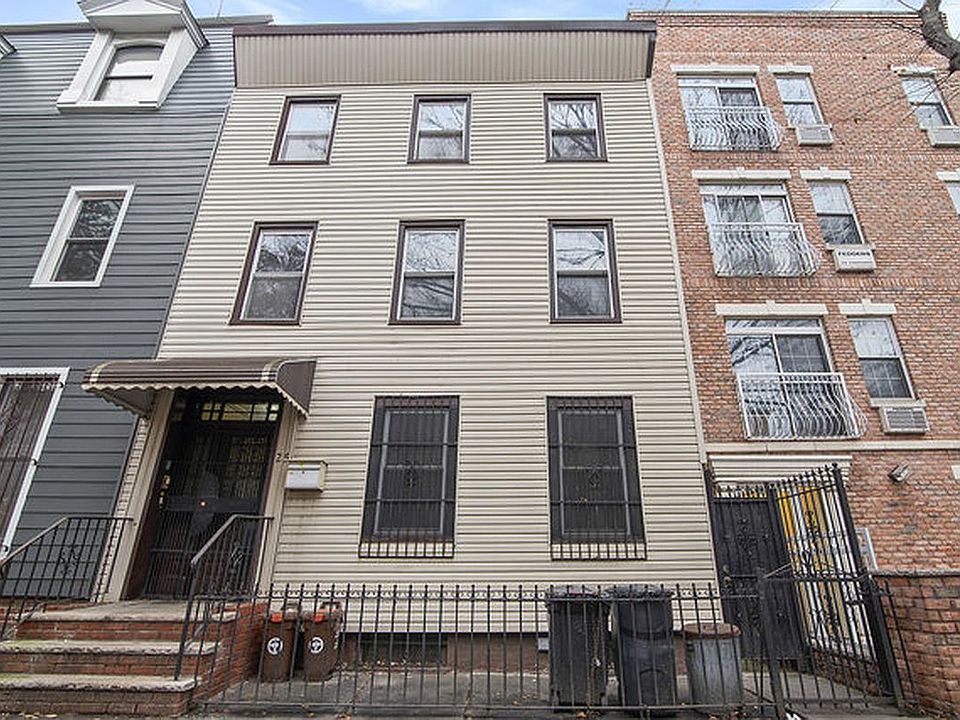 1st image of 25 Irving Pl #Townhouse
