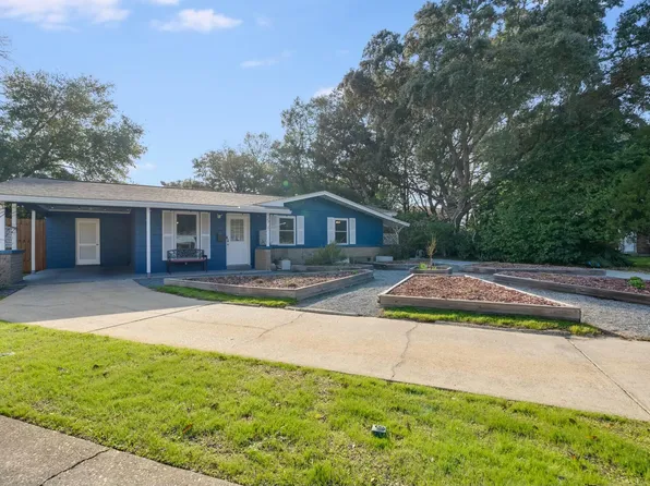 29 Caswell Cir, Mary Esther, FL 32569
