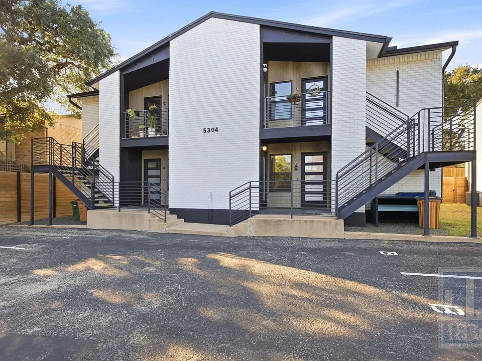 5304 Saint Georges Grn #B