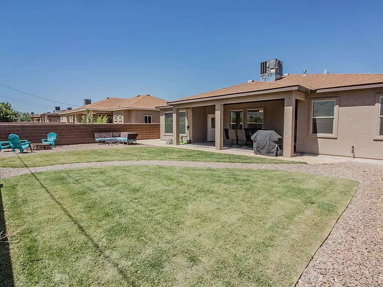 1155 Santiago St — Photo 32