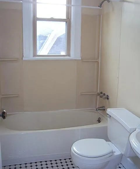 25 Hammersley Ave #10 — Photo 10