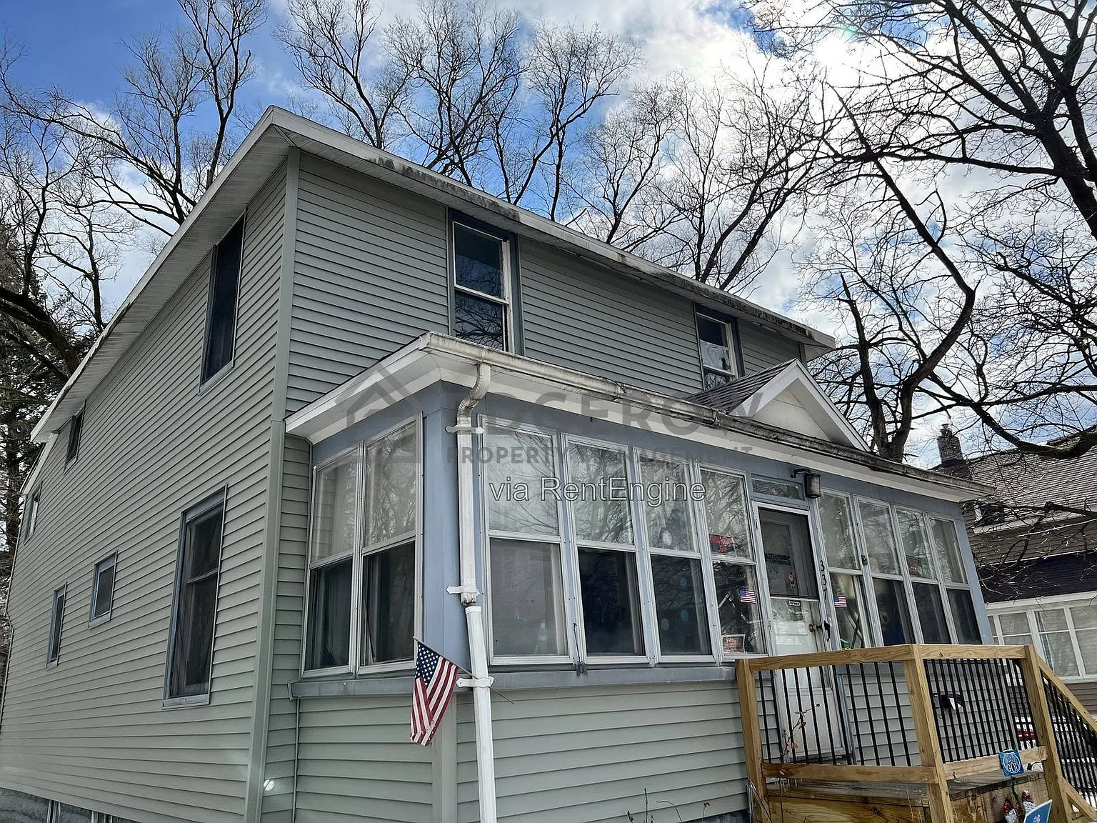 2 bed, 1.0 bath, 700 sqft, $1,100 — Photo 1