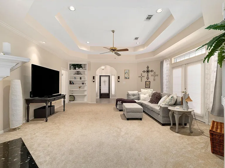 1907 Emerald Ct — Photo 7