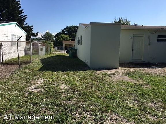 5th image of 475 NW 29th Ter