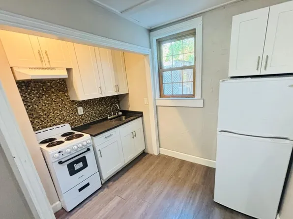 79-81 East 25th Street image 1 of 13