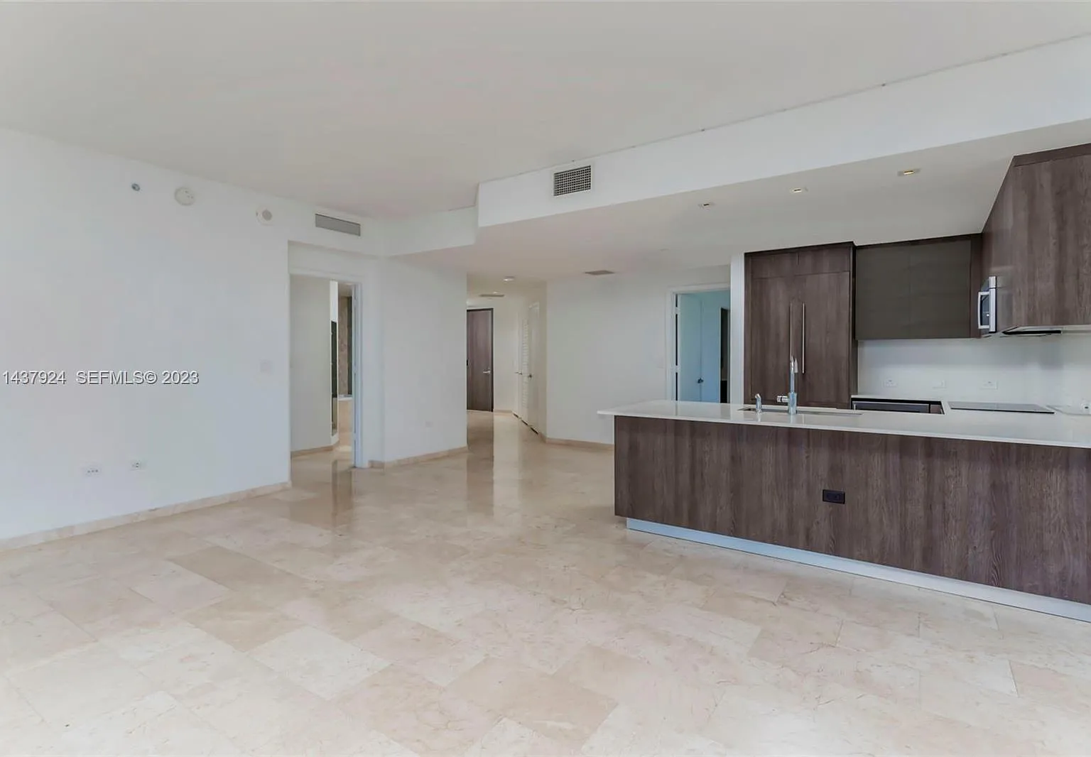 2 bed, 2.5 bath, 1265 sqft, $6,000 — Photo 1