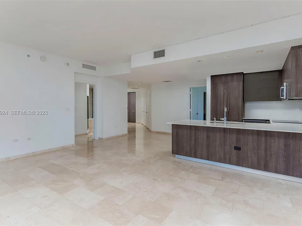 68 SE 6th St #1311
