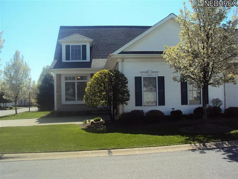 7 Sandridge Ln Unit 7 photo 1