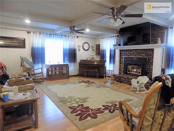 3rd image of 808 NE 2nd St