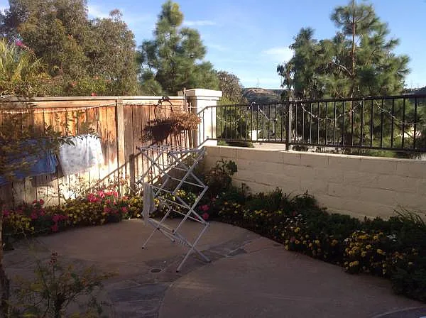 2 bed, 2.5 bath, 1360 sqft, $3,750 — Photo 2