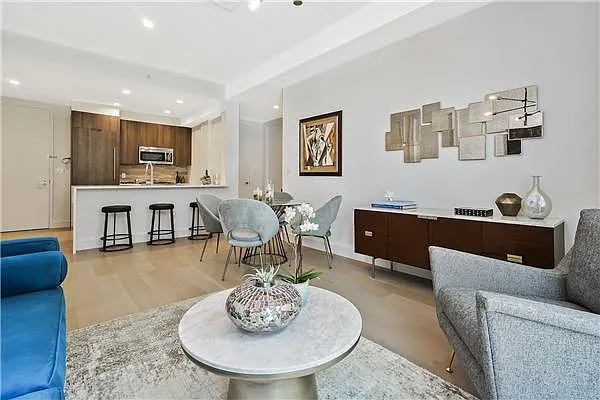 Sold by Avenue Sotheby's International Realty | media 18