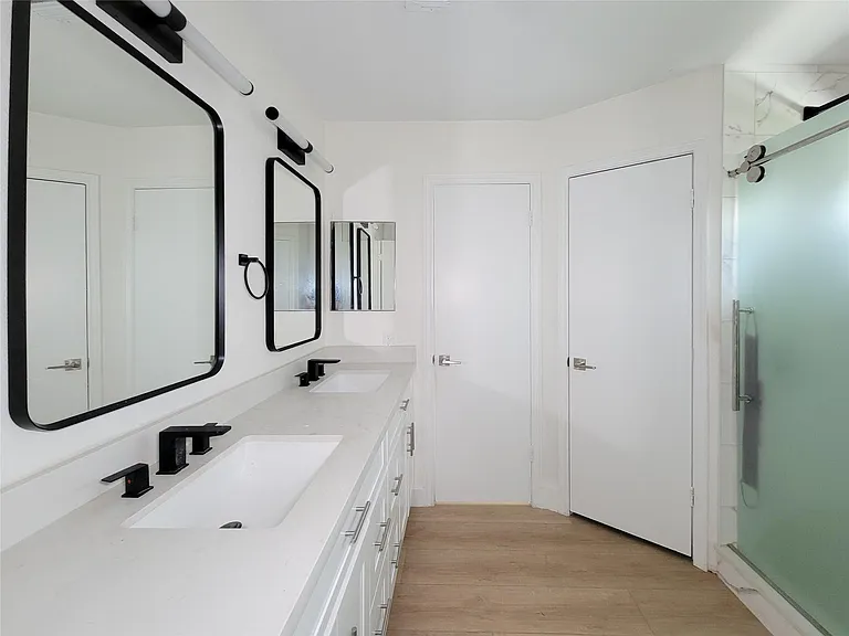 8103 Wind Forest Dr — Photo 17