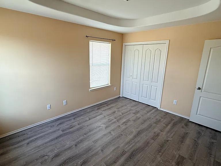 4405 Thunderbird Ave — Photo 94