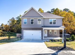 2403 Utah Beach Dr, Maryville, TN 37801