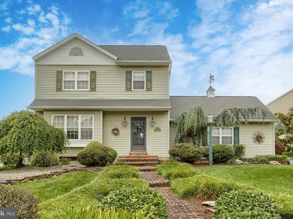 103 Winston Dr, York, PA 17408