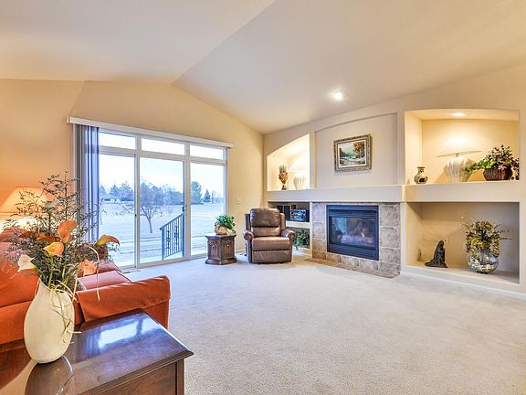 B1 - 2935 Sanford Cir Loveland CO-large-057-91-LivingRoom-1498x1000-72dpi.jpg