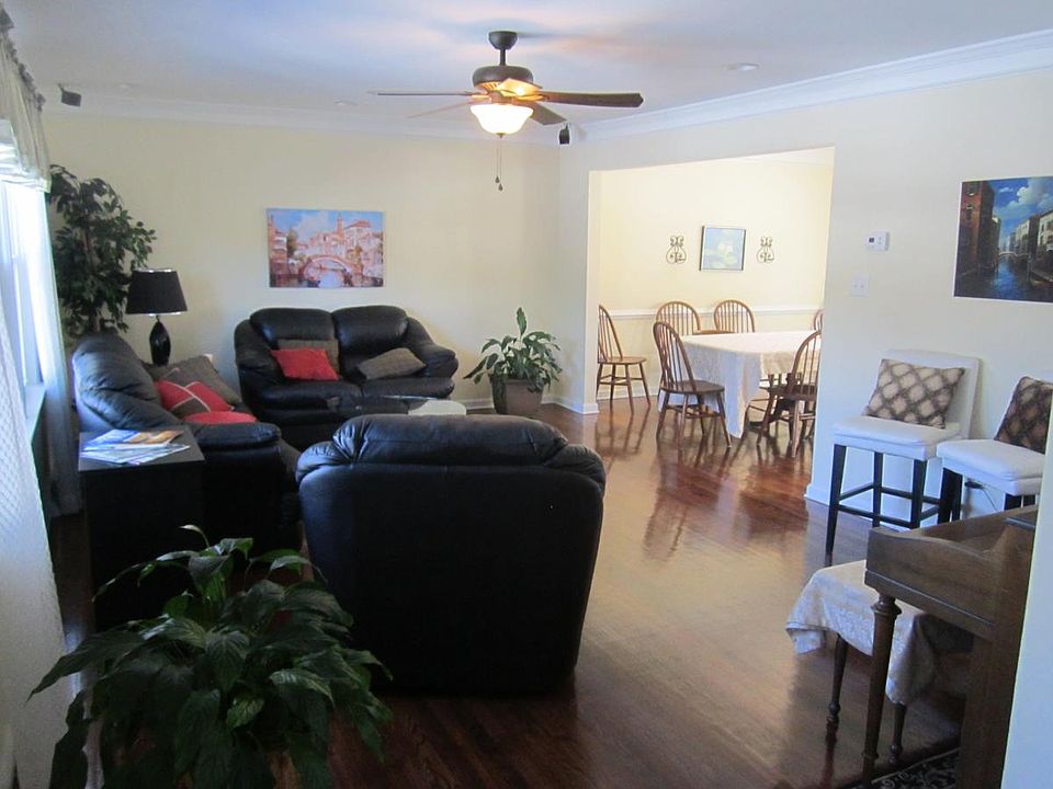 1st image of 204 Daphne Dr