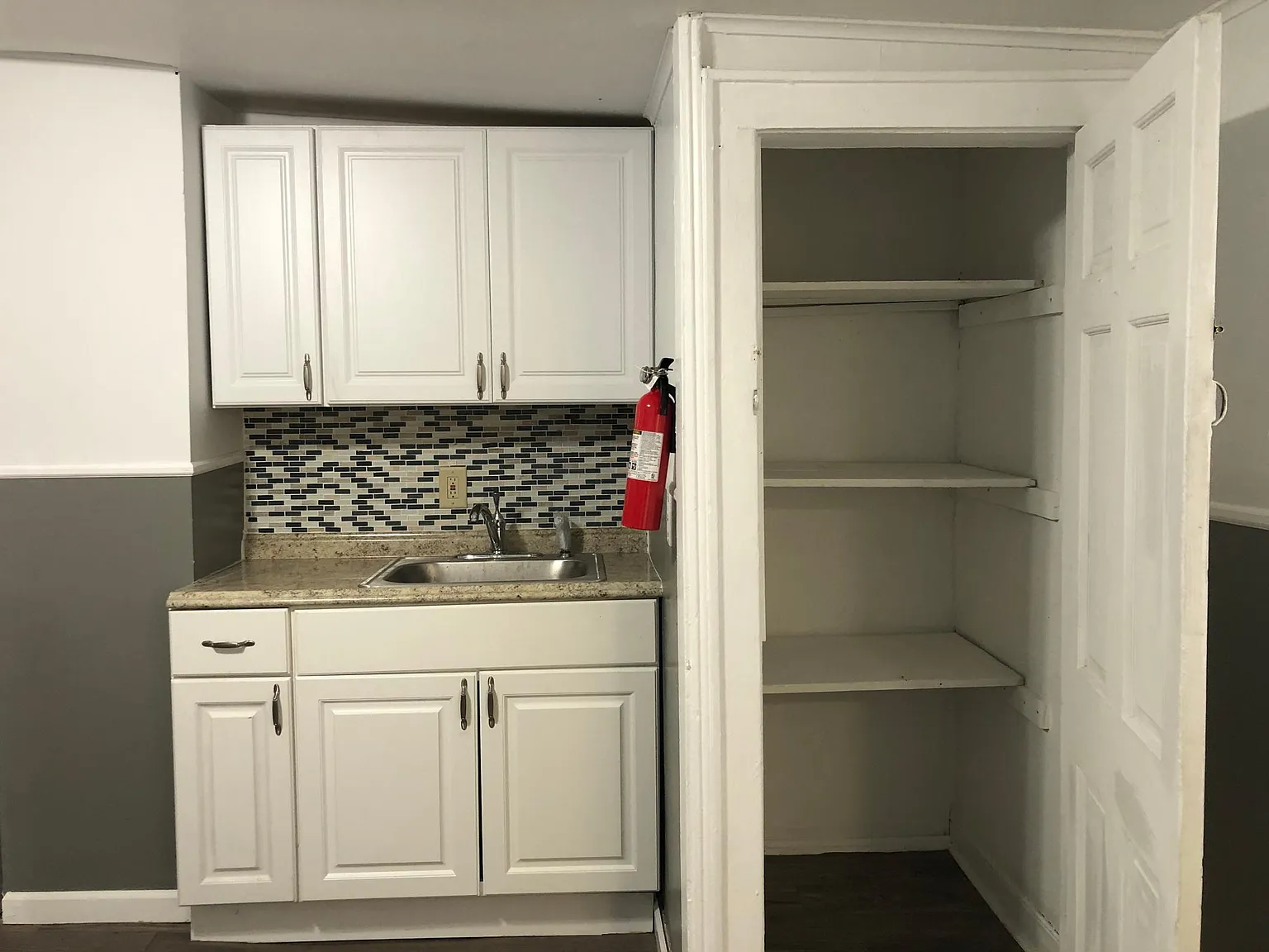 2 bed, 1000 sqft, $2,300 — Photo 3