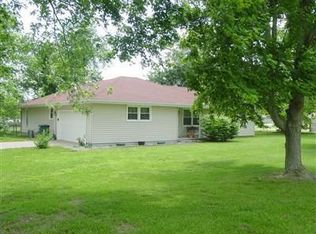 1952 E Melton Rd, Ozark, MO 65721