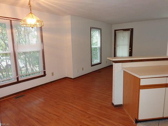 4th image of 314A Washington St