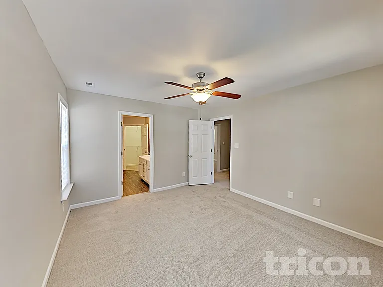2809 Erinridge Rd — Photo 8