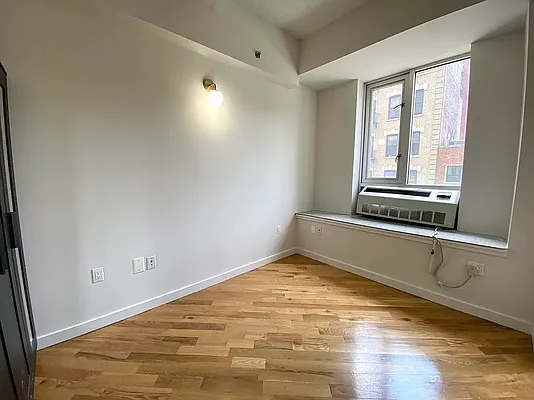 Rented by City Connections Realty | media 3