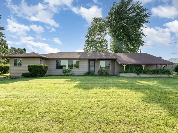 11042 S Graham Rd, Saint Charles, MI 48655