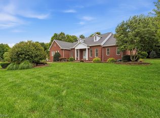 66 Alexander Dr, Williamstown, WV 26187
