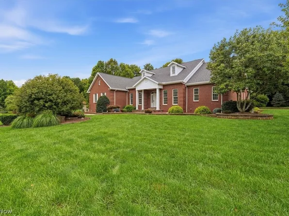 66 Alexander Dr, Williamstown, WV 26187