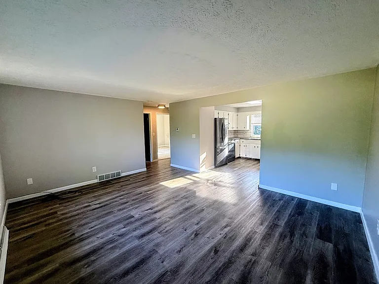5224 S Main St — Photo 3