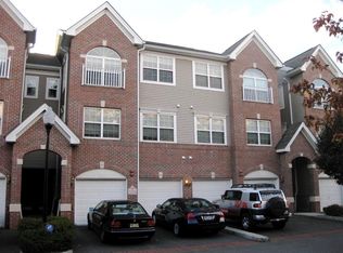 21 Lee Ct #21, Jersey City, NJ 07305