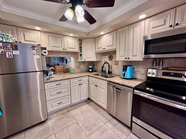 400 NE 20TH Street #B208, Boca Raton, FL 33431