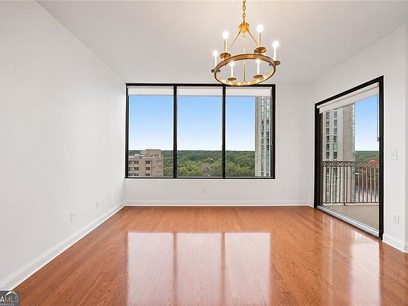 4th image of 2828 Peachtree Rd NE APT 1204