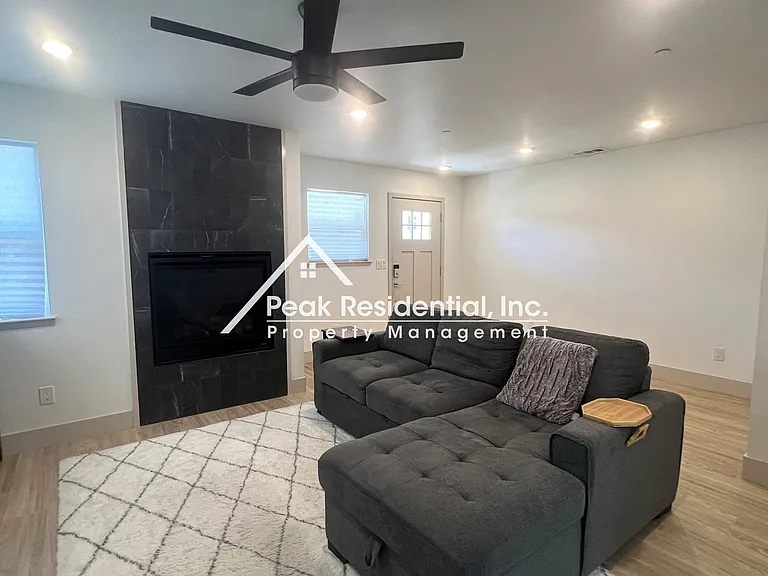 4867 V St — Photo 5