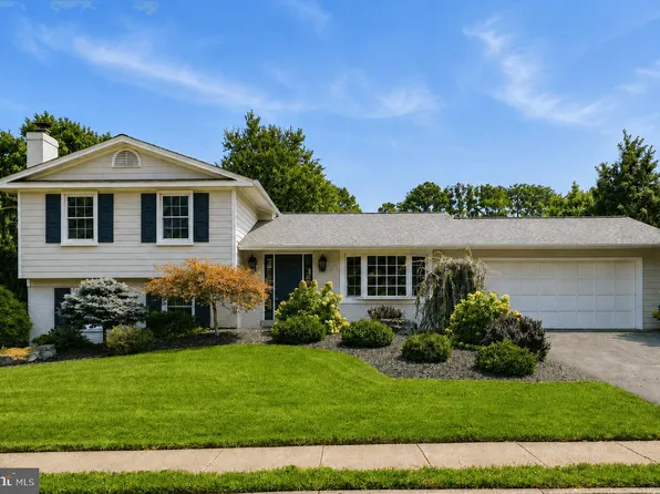 1013 Westwood Dr NE, Vienna, VA 22180