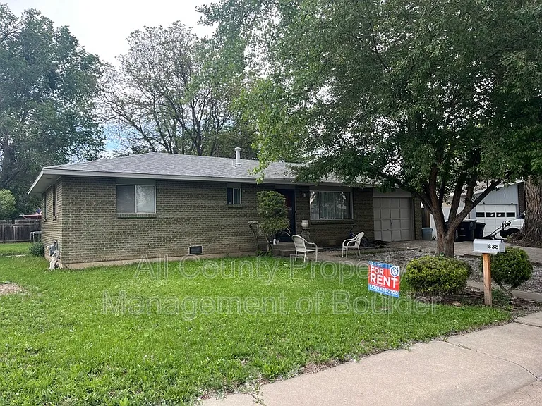 838 Mount Evans St — Photo 1