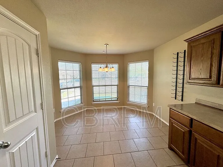 5207 Harvard St — Photo 8