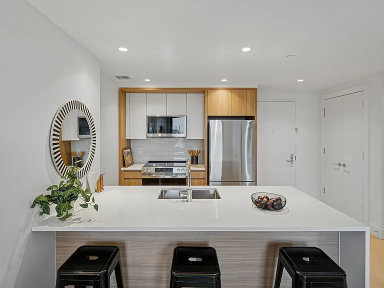 170 Freeman St #206 — Photo 5