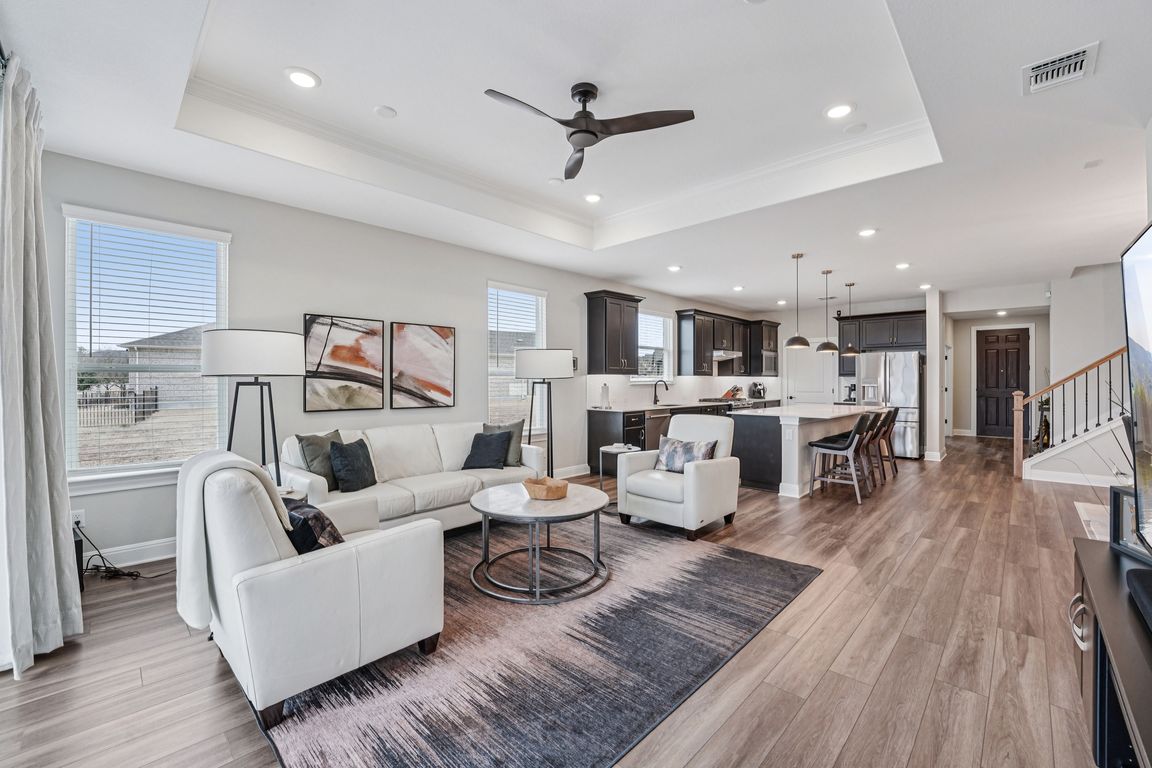 Bellows St-S1102-009.jpg