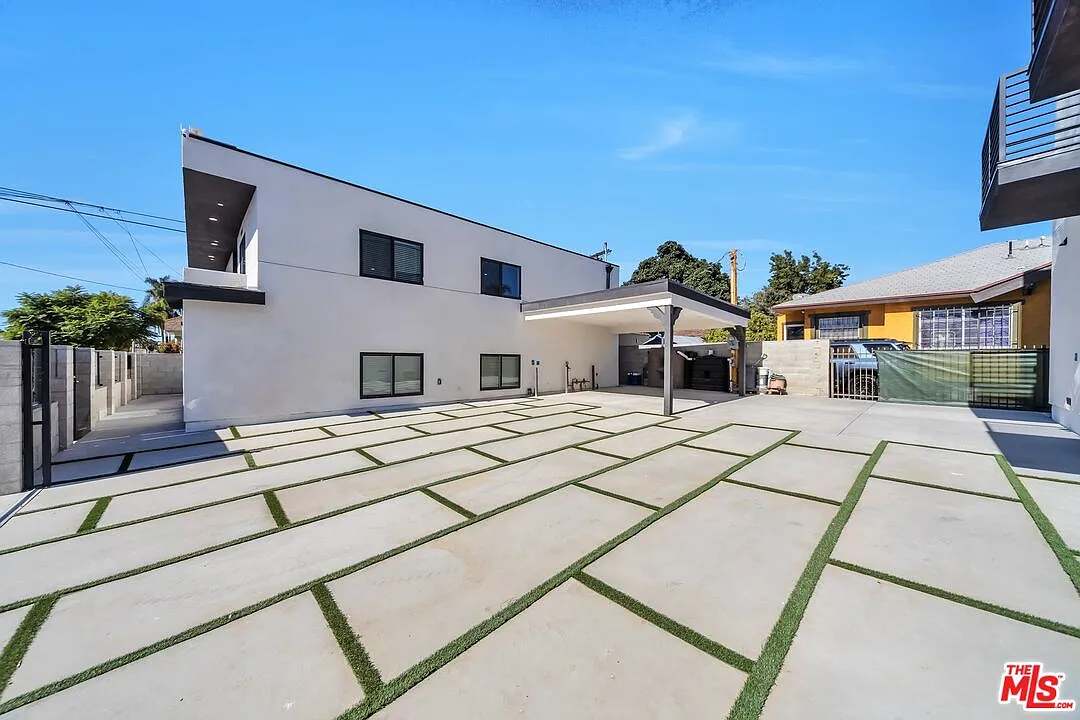 4 bed, 3.0 bath, 1200 sqft, $3,950 — Photo 4