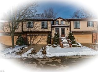 219 Greenbriar Ct, Cleveland, OH