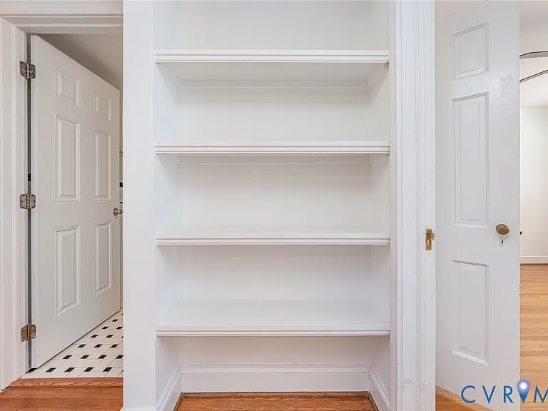 24 W Locke Ln #1 — Photo 16